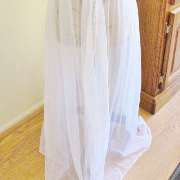 Vintage Val Mode Women's Negligee Peignoir Robe White Lace Bodice w/Tie Close, M - Picture 2 of 14